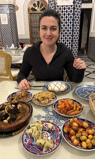 Plats et table du restaurant du Riad Fès Bab Rcif 2